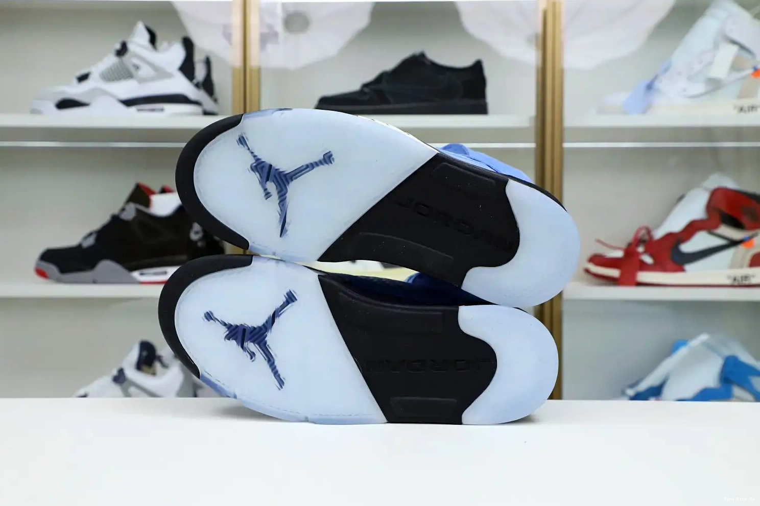 SE 401 BLEU UNIVERSITY JORDAN DV1310 AIR 5 BLACK-WHITE RETRO BLUE Kimikick 0511